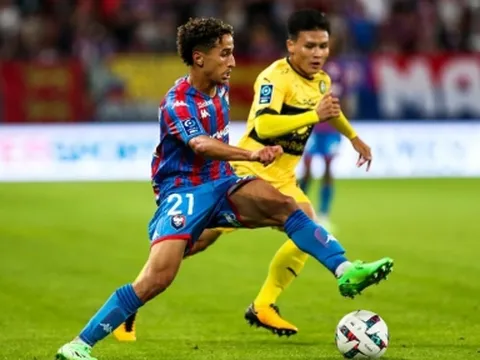 HLV Pau FC làm điều khó ngờ, Quang Hải tiếp tục bị 'ngó lơ'?