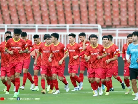 Vừa trở về từ King's Cup, HLV Park nhận ngay tin dữ từ trụ cột ĐTVN