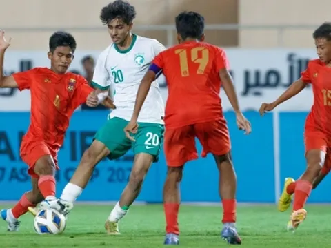 Đại diện ĐNÁ bị 'nhấn chìm' trước ngày Việt Nam đấu Thái Lan