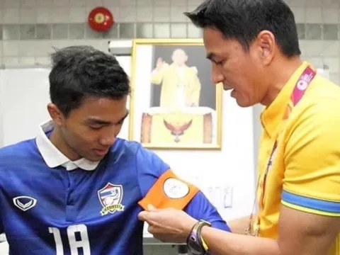 'Messi Thái' không dự AFF Cup, Kiatisak có động thái bất ngờ