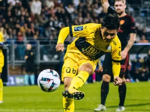 Quang Hải tỏa sáng, HLV Pau FC vẫn không hài lòng một điều