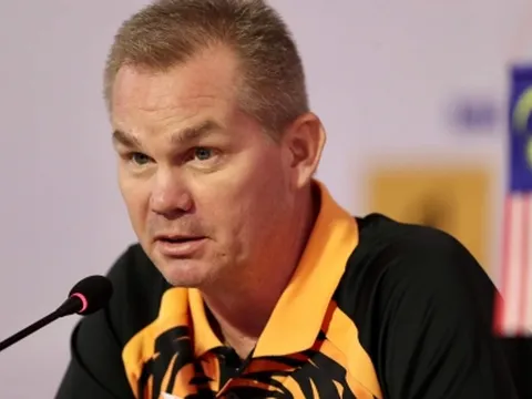 HLV Malaysia 'đổ lỗi' cho thẻ đỏ và penalty