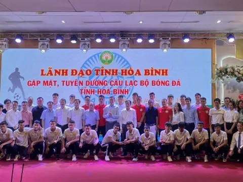 Tỉnh Hòa Bình tổ chức Lễ vinh danh CLB Bóng đá Hòa Bình