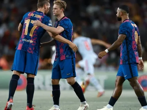 CHÍNH THỨC: De Jong chia tay Barcelona