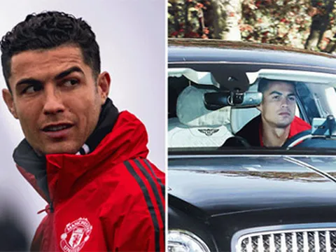 NÓNG: Ronaldo lộ diện sau vụ đòi rời MU, lái xe thẳng tới bến đỗ mới?