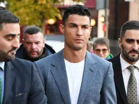 Ronaldo bị đối xử 'kinh hoàng', vụ bị MU chấm dứt hợp đồng đã ngã ngũ