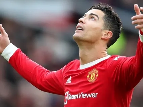 Chuyển nhượng MU 23/8: Chiêu mộ liền 2 'siêu tiền đạo', Ronaldo có bến đỗ cực lạ