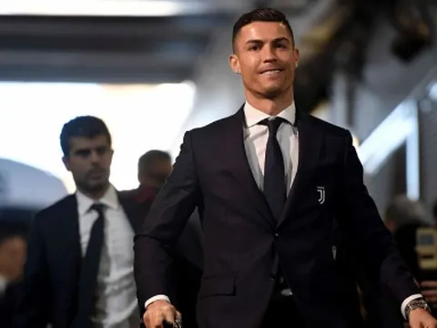 NÓNG: Đại kình địch cũ thu nạp Ronaldo, MU kiếm ngay về 'món hời' cực lớn