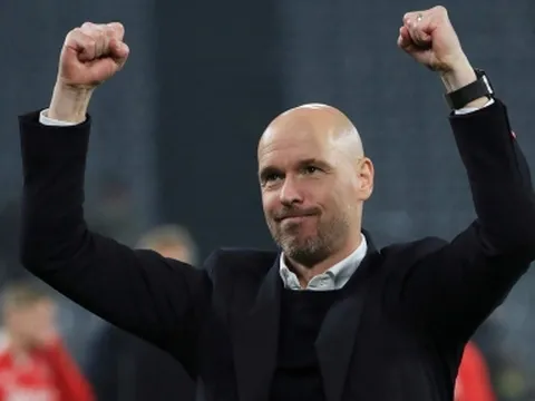 MU thăng hoa vẫn chỉ lọt top 4, Ten Hag được 'mách nước' để đua vô địch