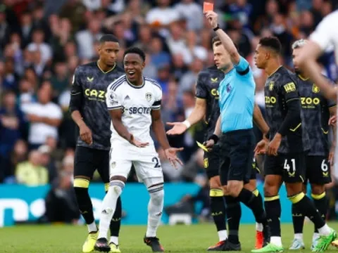 Tiền đạo vô duyên, Aston Villa 'bất lực' trước Leeds dù được chơi hơn người