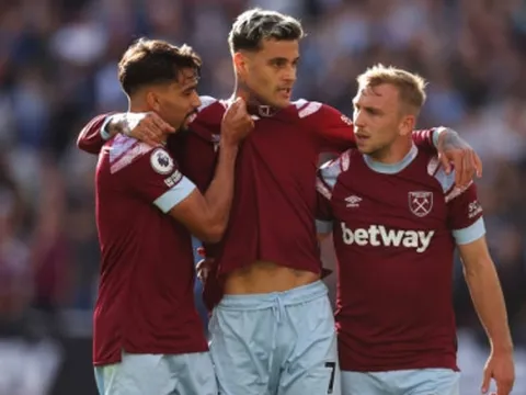 Ngược dòng mãn nhãn Fulham, West Ham dần thoát ra khỏi khủng hoảng