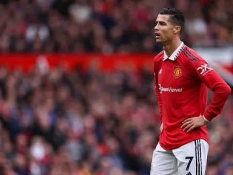 Ronaldo ghi 'hụt' 2 bàn thắng, lỗi tại phong độ hay trọng tài?