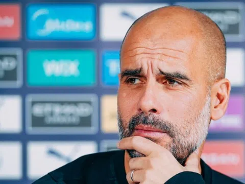 Họp báo Siêu cúp Anh: Pep Guardiola 'nắn gân' Klopp, tuyên bố không khoan nhượng