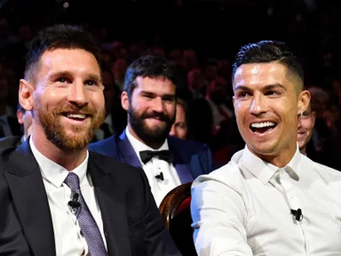 Đây, đáp án cho câu hỏi: 'Ronaldo với Messi, ai giỏi hơn?'