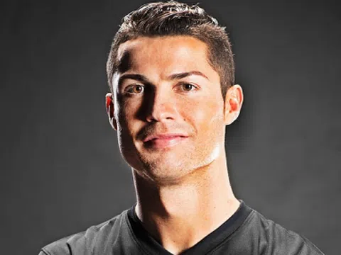 VIDEO: Cảm động trước hành động nhân văn của Ronaldo với fan nhí