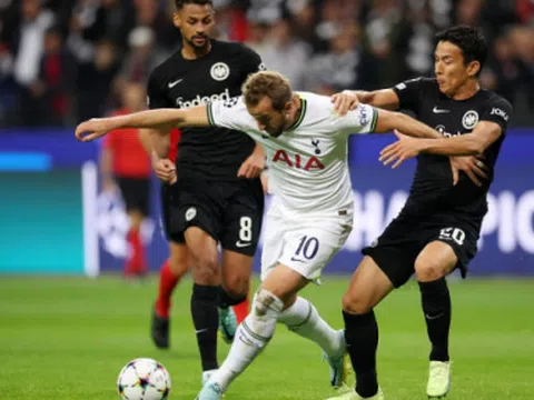 Thi đấu bạc nhược, Tottenham cùng Conte 'chết đuối' giữa biển lớn Champions League