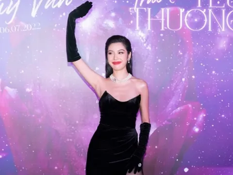 Á hậu Thúy Vân 'đá sân' sang làm ca sĩ với dự án MV 'Trái Tim Yêu Thương'