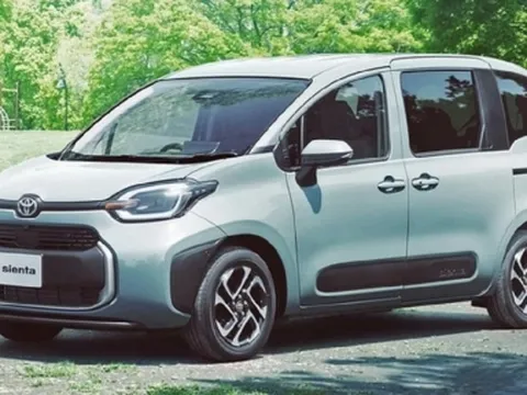Toyota Sienta giá 333 triệu đồng ra mắt, bất ngờ khả năng 'ăn xăng'
