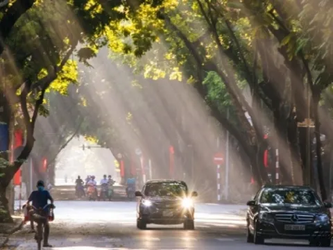 Tháng 5 vẫn còn không khí lạnh, tháng 8 vào Thu vì sao nắng nóng như mùa hè?