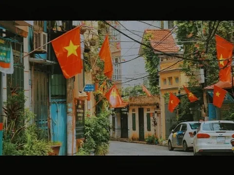 Chùm ảnh Hà Nội rực cờ đỏ sao vàng trước ngày Quốc khánh 2/9