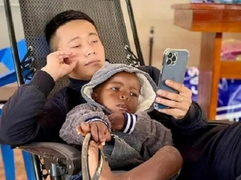 Lôi Con miệt mài tập tành hát 'Con cò bé bé', clip mới nhất xứng đáng 'đỉnh của chóp'