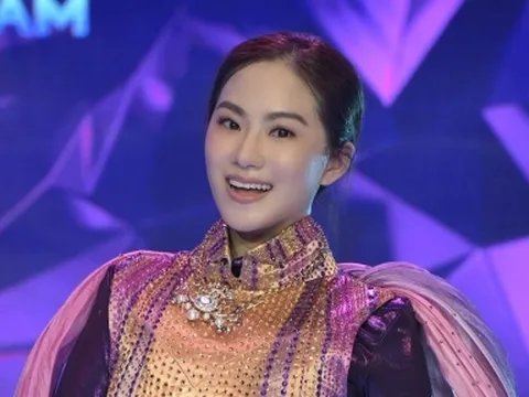 Lương Bích Hữu để lộ dấu hiệu xuống sức khi đi show khiến fan lo lắng