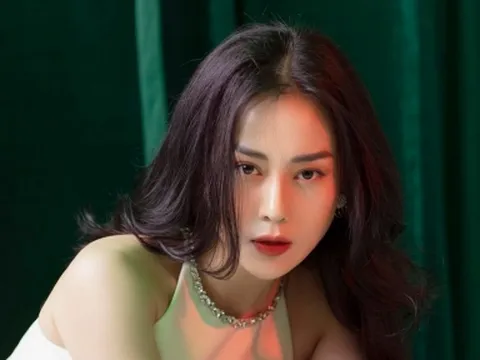 Phương Oanh bất ngờ dọn sạch ảnh bên người tình 'cá mập', chỉ để lại duy nhất một tấm