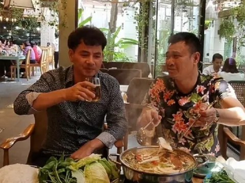 NS Xuân Bắc đăng ảnh 'dìm hàng' NS Tự Long