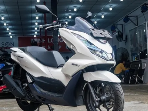 Honda PCX bản tiết kiệm xăng chính thức về Việt Nam, giá bán bất ngờ
