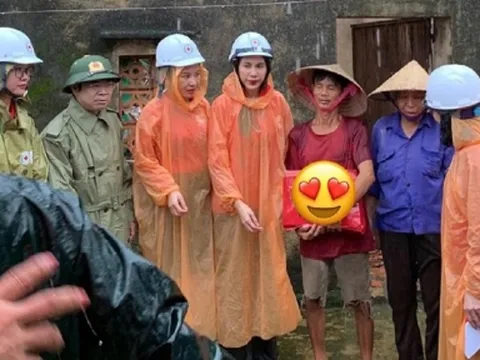 Không kèn trống, bắt gặp ca sĩ Thủy Tiên âm thầm đi từ thiện miền Trung