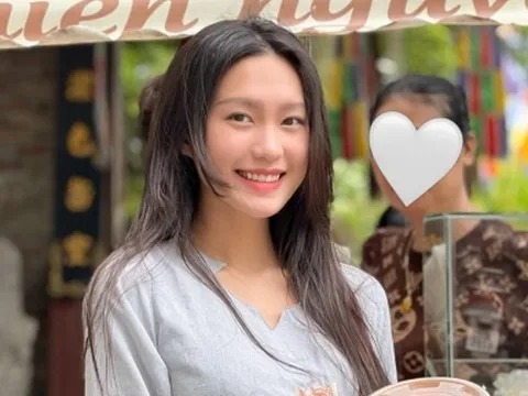 Hình ảnh cực hiếm của Đoàn Văn Hậu và bạn gái trong chuyến hẹn hò ý nghĩa