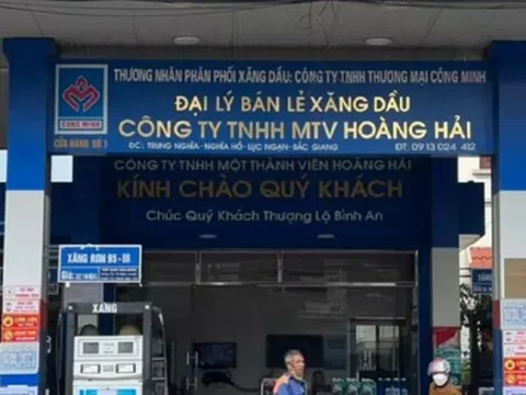 Thông tin mới vụ đổ 500.000 đồng tiền xăng ở Bắc Giang, hút ra chỉ được 9,5 lít