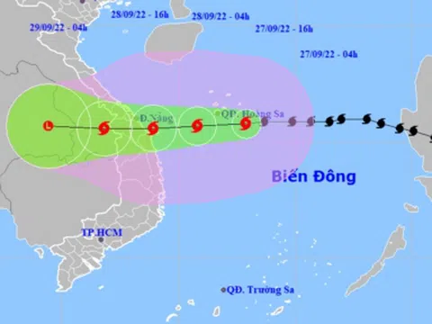 Bão số 4 Noru gió giật cấp 17, cách đất liền Đà Nẵng - Quãng Ngãi khoảng 200km  