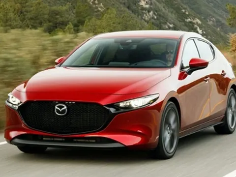 Mazda 3 giảm giá mạnh, cạnh tranh trực tiếp sedan hạng B Honda City RS và Vios G