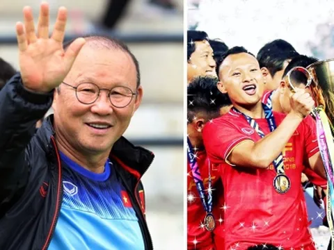 Cầu thủ Trọng Hoàng báo tin vui cho NHM, HLV Park Hang-seo 'mừng thầm'