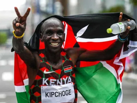 VĐV điền kinh Eliud Kipchoge tự phá kỷ lục thế giới tại giải Berlin Marathon