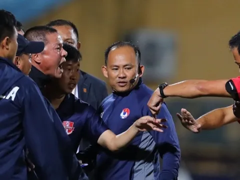 Nguyên nhân HLV Chu Đình Nghiêm nổi nóng với trọng tài ở trận hòa Viettel?