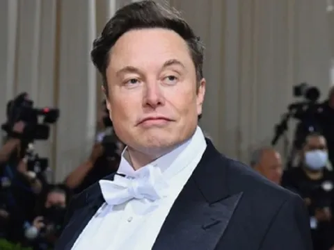 Tỷ phú Elon Musk 'cắm sừng' bạn thân, xin tha thứ nhưng không được