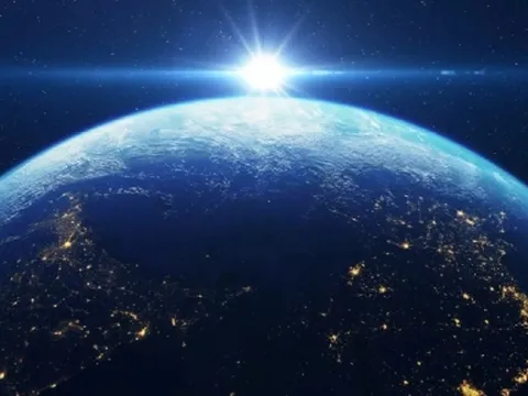 Mặt trời 'già yếu', Trái đất ngày càng rời xa 'hành tinh mẹ'