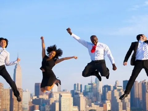 Tháng 8/2022, top 4 con giáp được quý nhân 'chống lưng', làm gì cũng thuận buồm xuôi gió