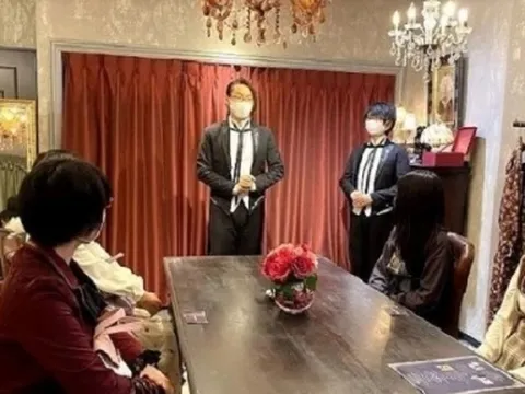 Chi hơn 3 triệu/giờ để thuê trai đẹp hộ tống đi shopping