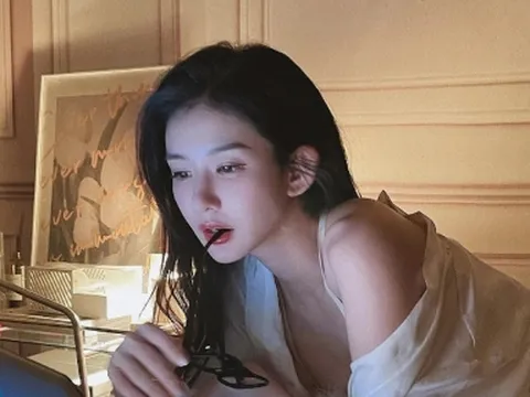 'Phục vụ' Lý Dịch Phong và loạt tài tử đình đám Cbiz, tại sao hot girl Blase Loan Loan không bị bắt giam?