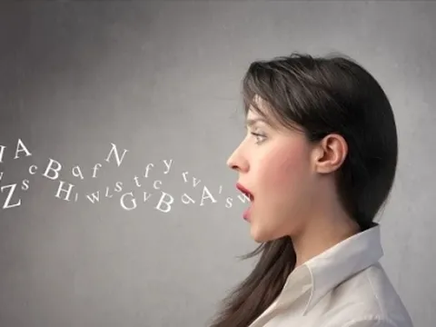 Phụ nữ giọng khàn sướng hay khổ? Nghe giọng nói biết ngay vận mệnh con người
