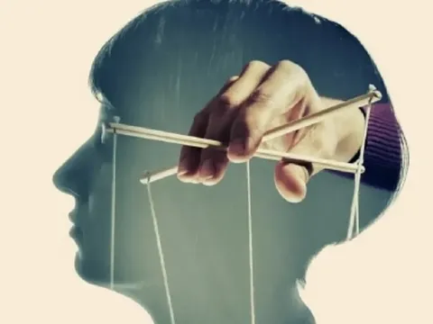 8 dấu hiệu cho thấy bạn đang bị thao túng tâm lý trong một mối quan hệ