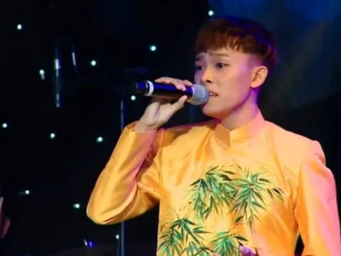 Khoảnh khắc Hồ Văn Cường khiến dân tình nghẹn ngào khi cất lời ca một khúc cải lương trên sân khấu 