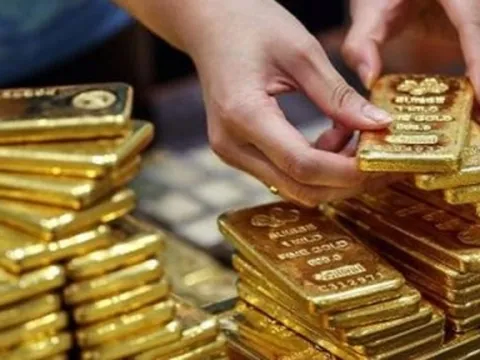 Giá vàng hôm nay 26/8: Biến động trái chiều 