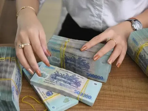 Bộ nội vụ xem xét tăng lương phù hợp cho cán bộ công chức 