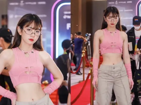 Lê Bống lộ nhan sắc xinh đẹp dưới ống kính của 'team qua đường'
