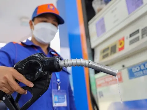 Giá xăng dầu hôm nay ngày 7/7: Đột ngột quay đầu giảm mạnh