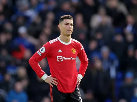 Chuyển nhượng MU 29/7: Ronaldo 'cầu cứu' đội bóng cũ, Man United gấp rút mua tiền đạo 19 tuổi